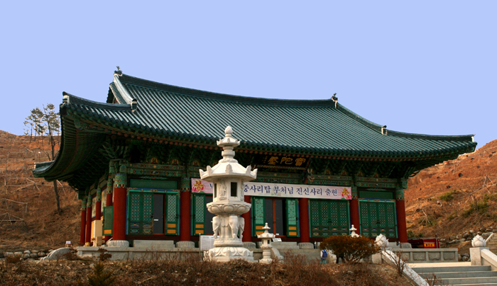 The Temple at Yang Yang